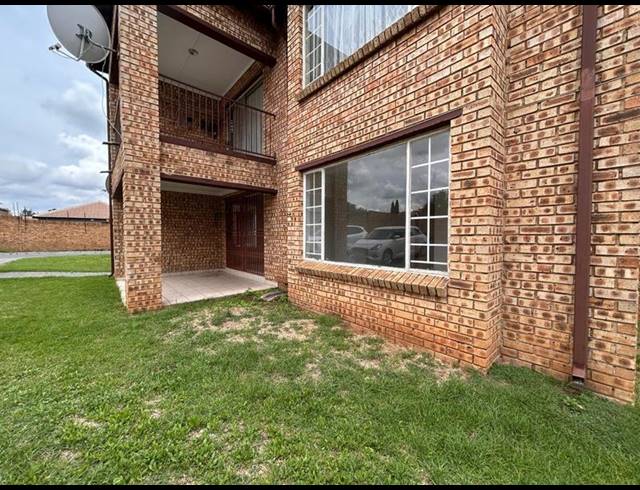 2 BEDROOM APARTMENT FOR SALE IN HALFWAY GARDENS